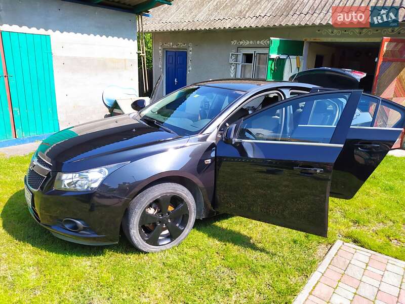 Седан Chevrolet Cruze 2010 в Тернополі