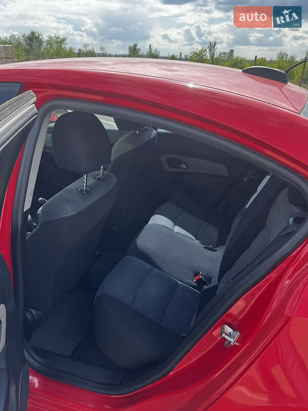 Седан Chevrolet Cruze 2015 в Кривому Розі