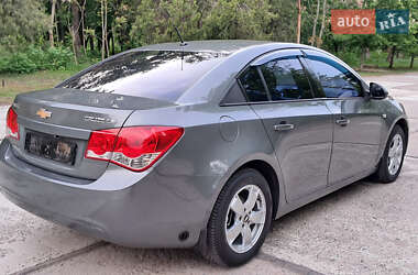 Седан Chevrolet Cruze 2010 в 