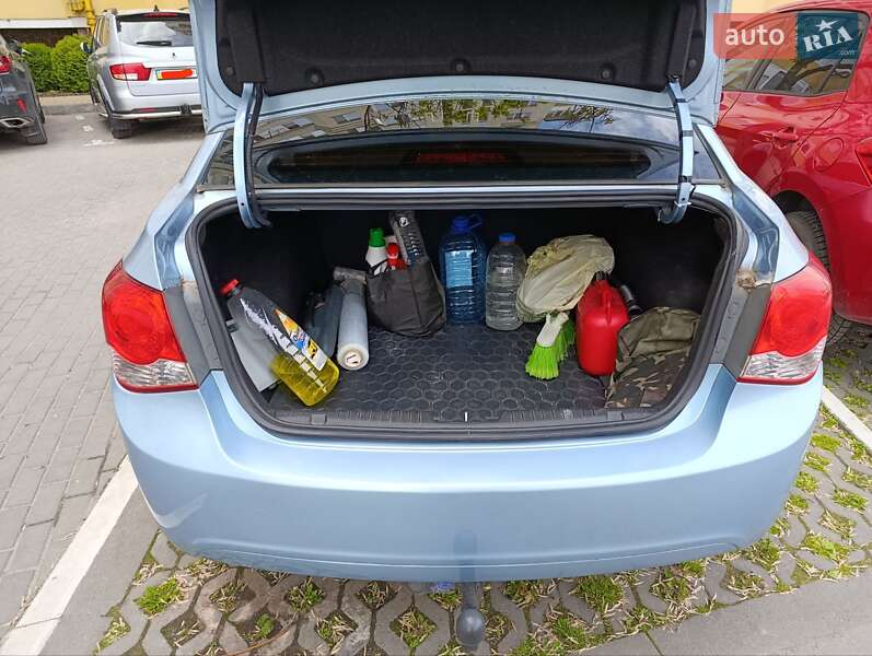 Седан Chevrolet Cruze 2011 в Тернополі