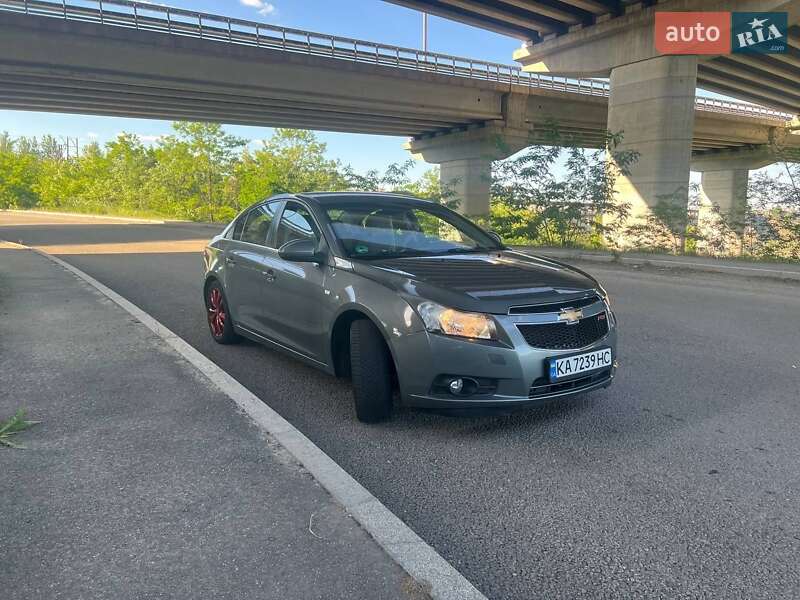 Седан Chevrolet Cruze 2009 в Запоріжжі