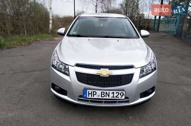 Хэтчбек Chevrolet Cruze 2012 в 