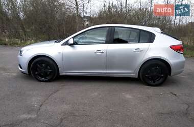 Хэтчбек Chevrolet Cruze 2012 в 