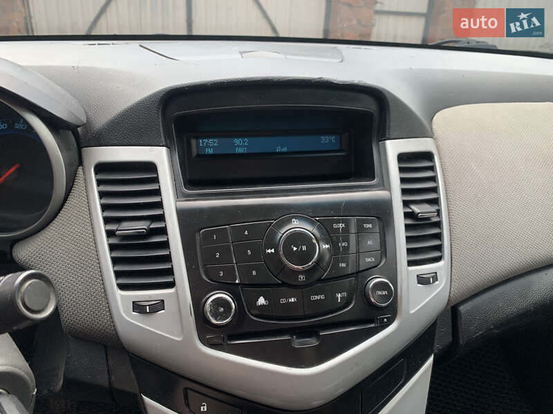 Седан Chevrolet Cruze 2010 в Малине