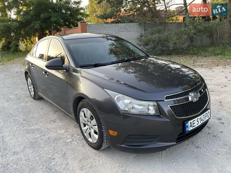 Седан Chevrolet Cruze 2014 в Днепре