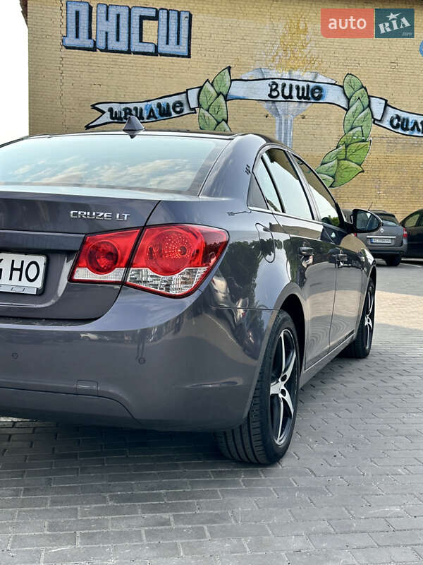 Седан Chevrolet Cruze 2010 в Луцьку