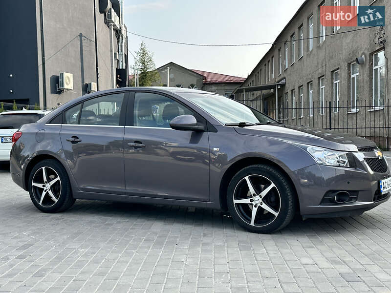 Седан Chevrolet Cruze 2010 в Луцьку