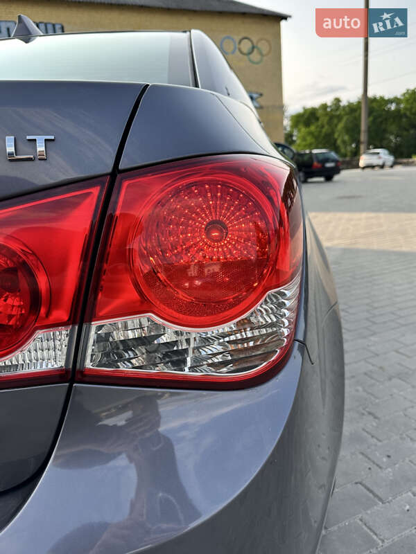 Седан Chevrolet Cruze 2010 в Луцьку