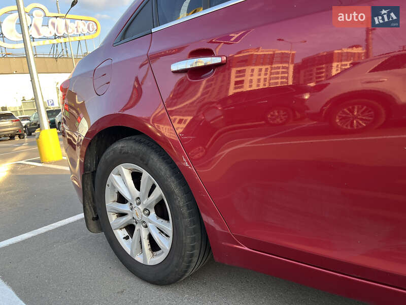 Седан Chevrolet Cruze 2014 в Романіву