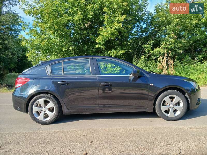 Хетчбек Chevrolet Cruze 2011 в Вишгороді