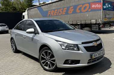 Седан Chevrolet Cruze 2010 в Киеве
