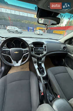 Хэтчбек Chevrolet Cruze 2012 в 