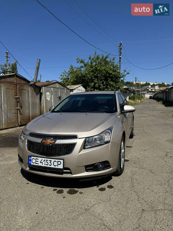 Седан Chevrolet Cruze 2011 в Чернівцях