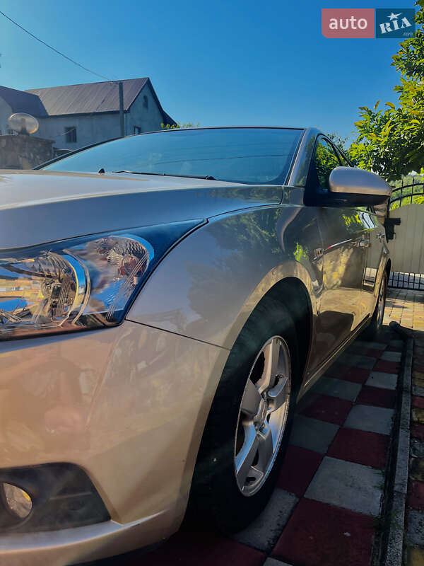 Седан Chevrolet Cruze 2011 в Тернополе