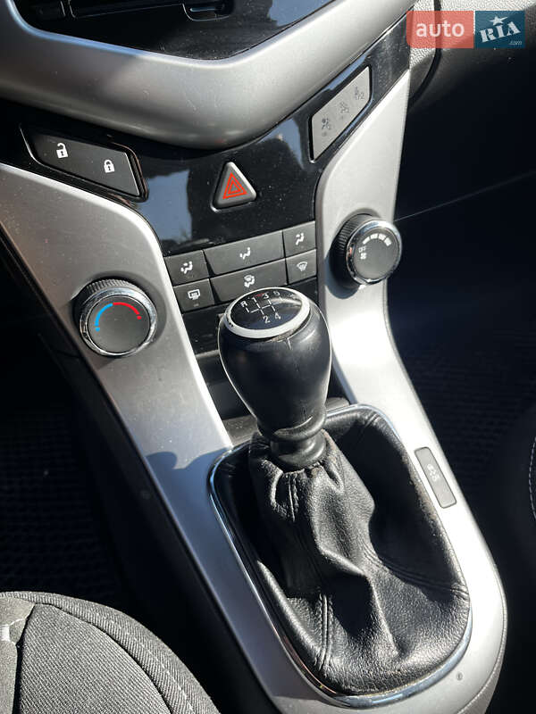 Седан Chevrolet Cruze 2011 в Тернополе