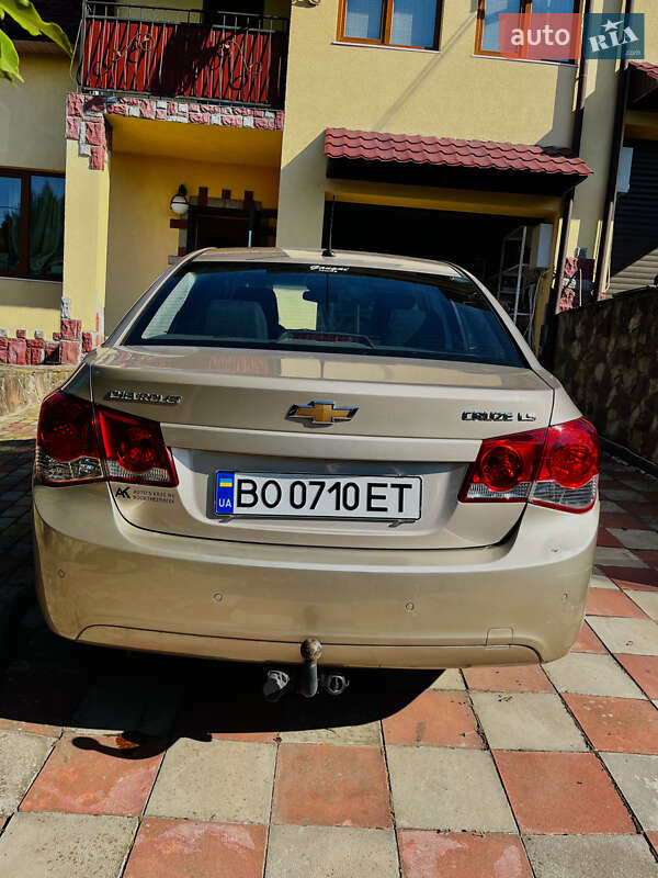 Седан Chevrolet Cruze 2011 в Тернополе