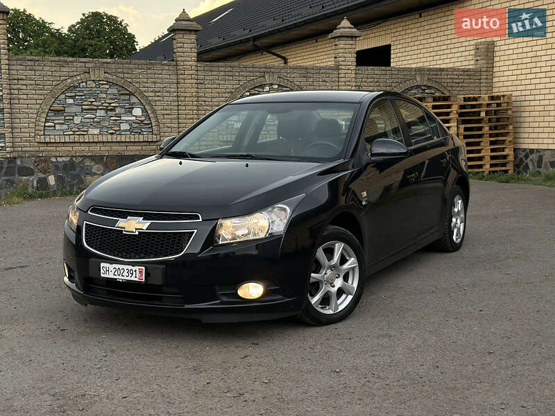Седан Chevrolet Cruze 2010 в Луцке