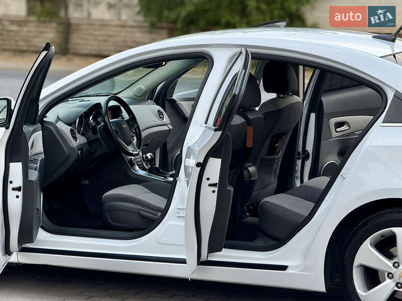 Седан Chevrolet Cruze 2010 в Дніпрі