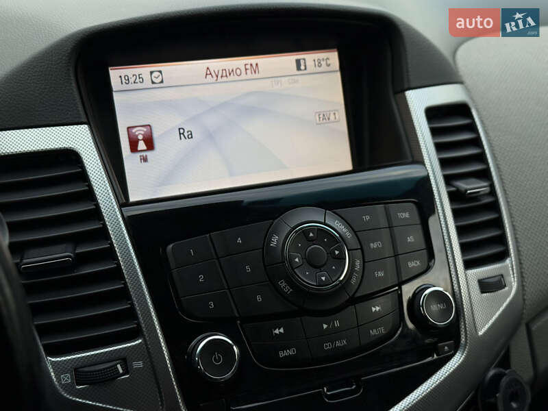 Седан Chevrolet Cruze 2010 в Дніпрі