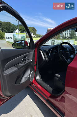 Хэтчбек Chevrolet Cruze 2014 в 