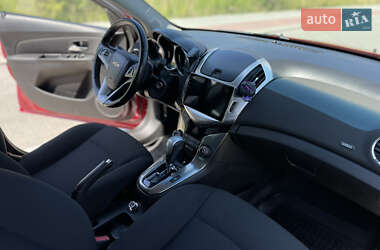 Хэтчбек Chevrolet Cruze 2014 в 