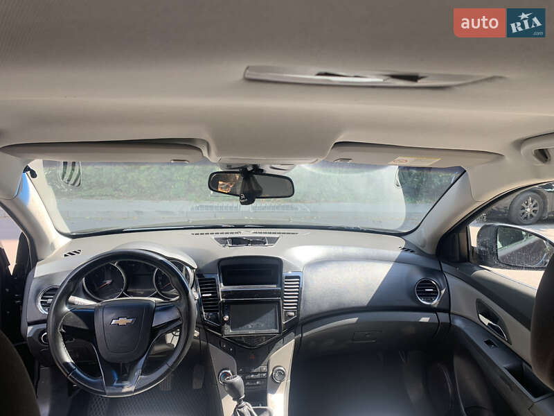 Седан Chevrolet Cruze 2009 в Ужгороді