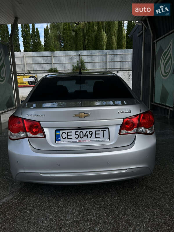 Седан Chevrolet Cruze 2012 в Черновцах