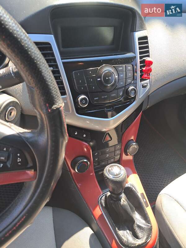 Седан Chevrolet Cruze 2009 в Ганичах