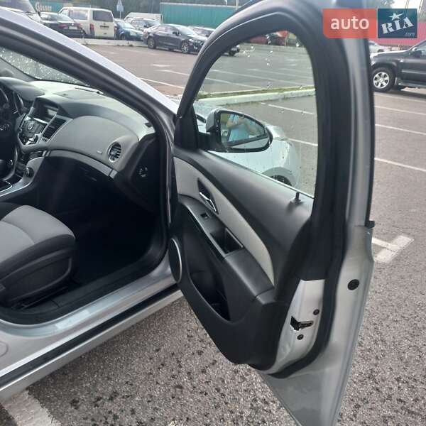 Седан Chevrolet Cruze 2011 в Києві