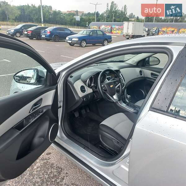 Седан Chevrolet Cruze 2011 в Києві