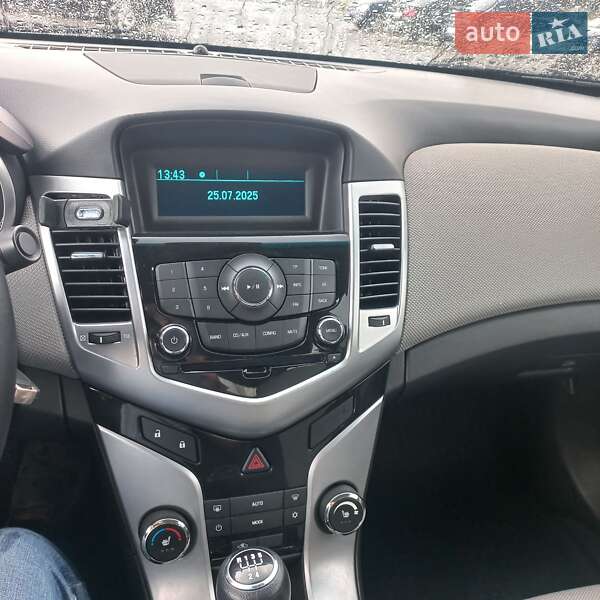 Седан Chevrolet Cruze 2011 в Києві