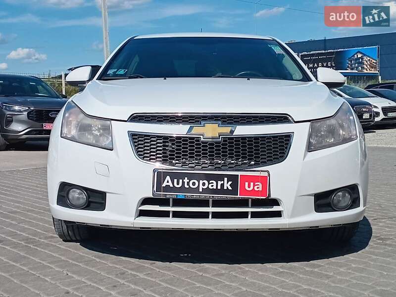 Седан Chevrolet Cruze 2012 в Львове