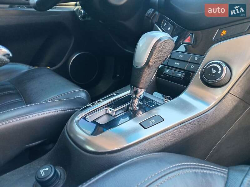 Седан Chevrolet Cruze 2012 в Львове