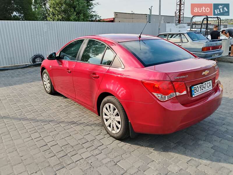 Седан Chevrolet Cruze 2011 в Тернополі