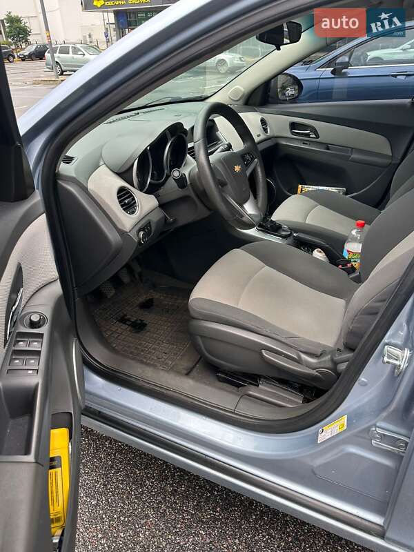 Седан Chevrolet Cruze 2010 в Киеве