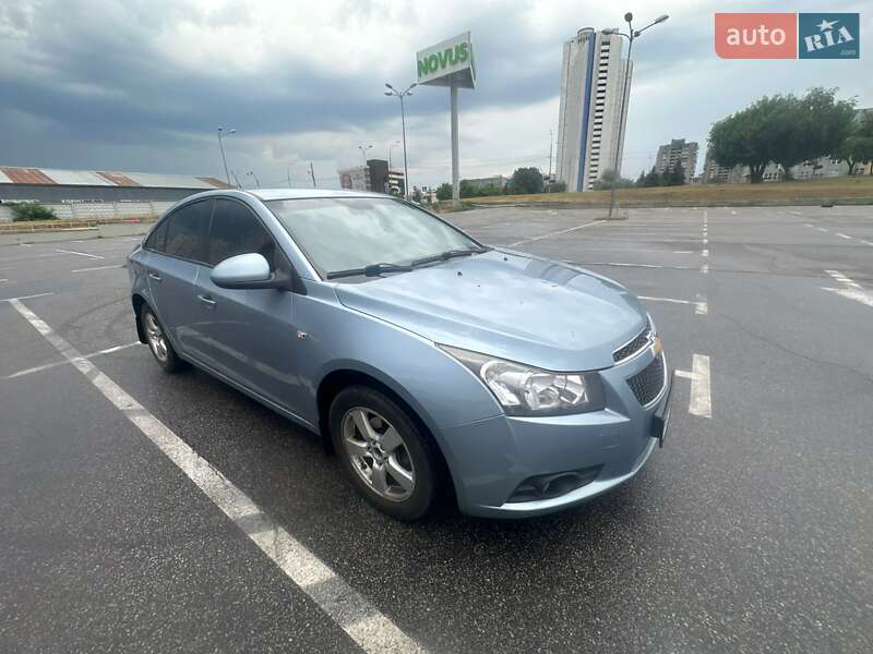 Седан Chevrolet Cruze 2010 в Киеве