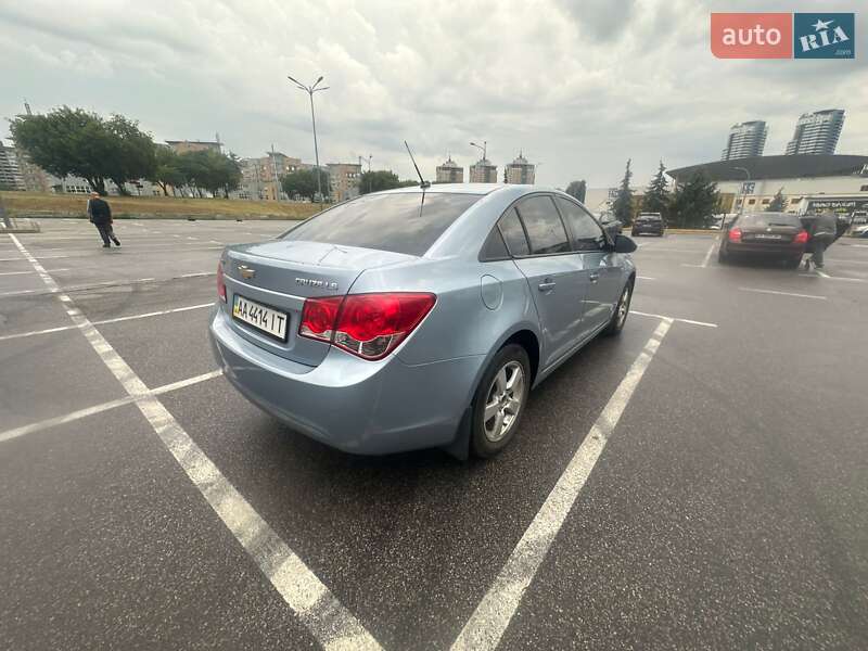 Седан Chevrolet Cruze 2010 в Киеве