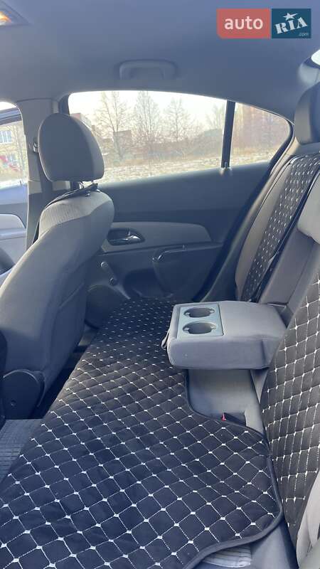 Седан Chevrolet Cruze 2010 в Кривому Розі