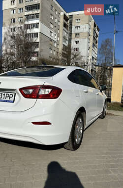 Седан Chevrolet Cruze 2018 в Львове