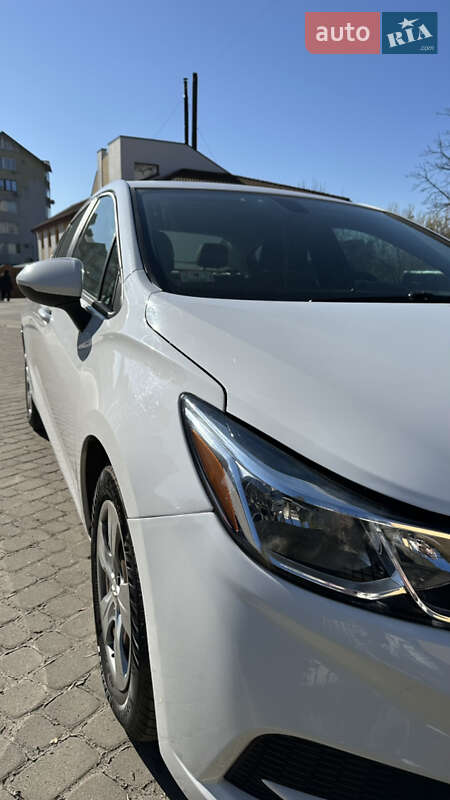 Седан Chevrolet Cruze 2018 в Львове
