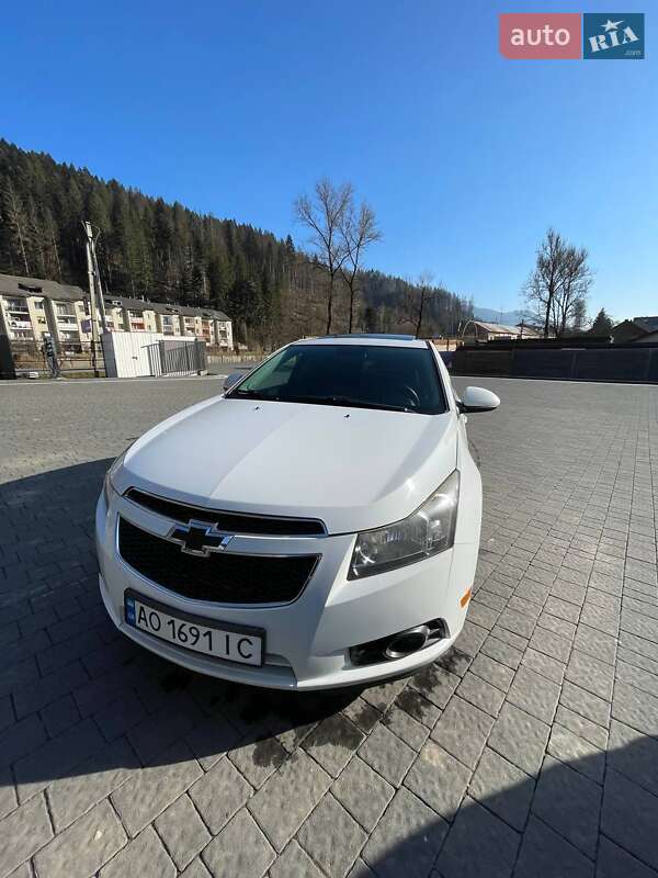 Седан Chevrolet Cruze 2014 в Міжгір'ї