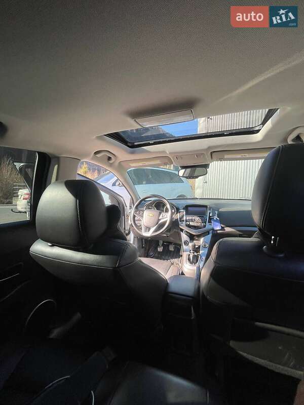 Седан Chevrolet Cruze 2014 в Міжгір'ї