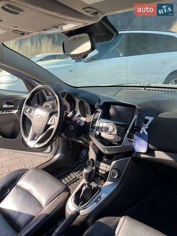 Седан Chevrolet Cruze 2014 в Міжгір'ї