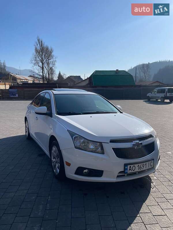 Седан Chevrolet Cruze 2014 в Міжгір'ї