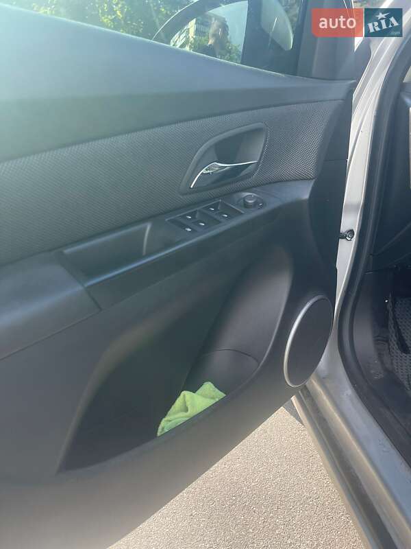 Седан Chevrolet Cruze 2011 в Киеве