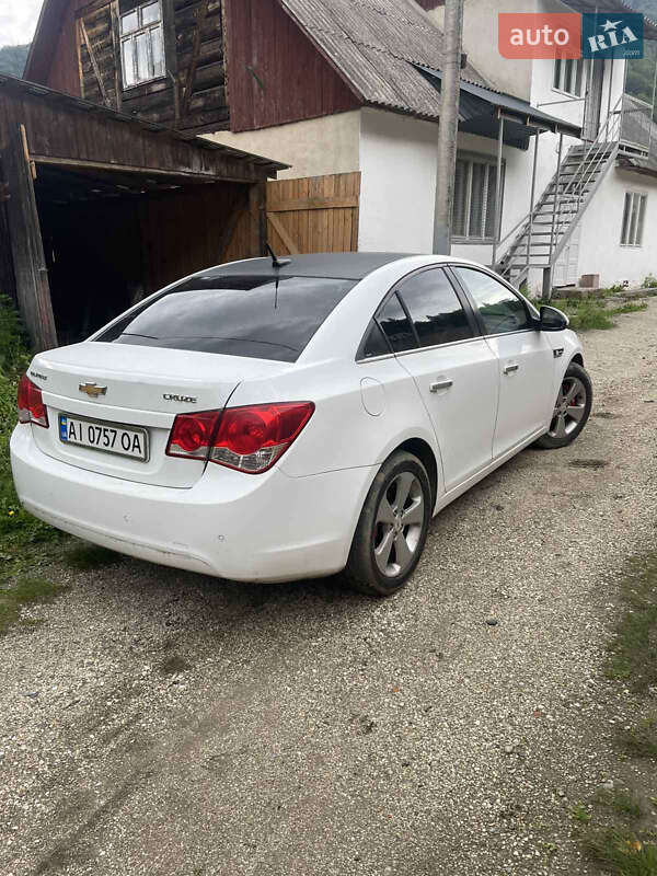Седан Chevrolet Cruze 2011 в Рахове