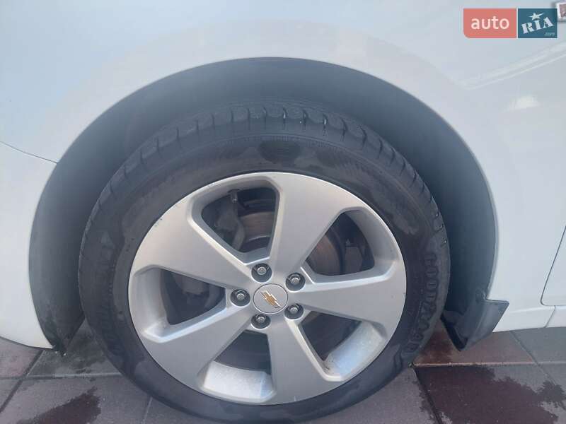 Седан Chevrolet Cruze 2010 в Броварах