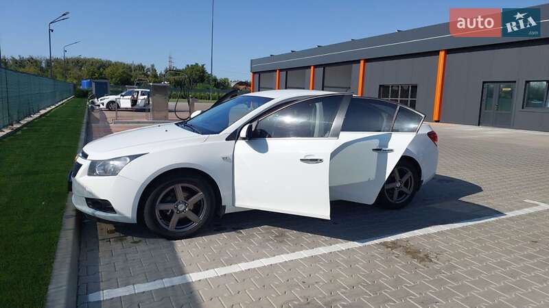 Седан Chevrolet Cruze 2011 в Виннице