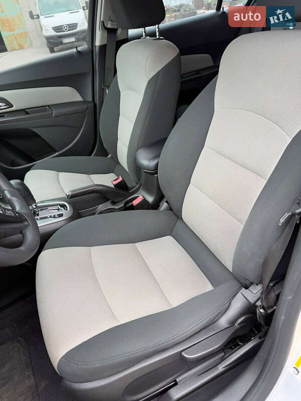 Седан Chevrolet Cruze 2011 в Одесі