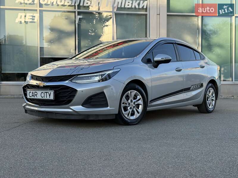 Седан Chevrolet Cruze 2018 в Киеве